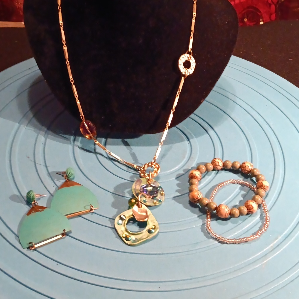 Necklace set